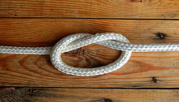 how to tie a flagpole rope
